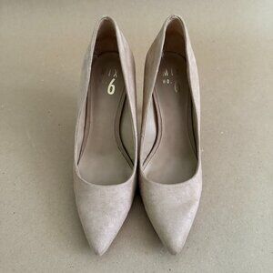 Mix No. 6 Nude Suede Pumps Size 6.5